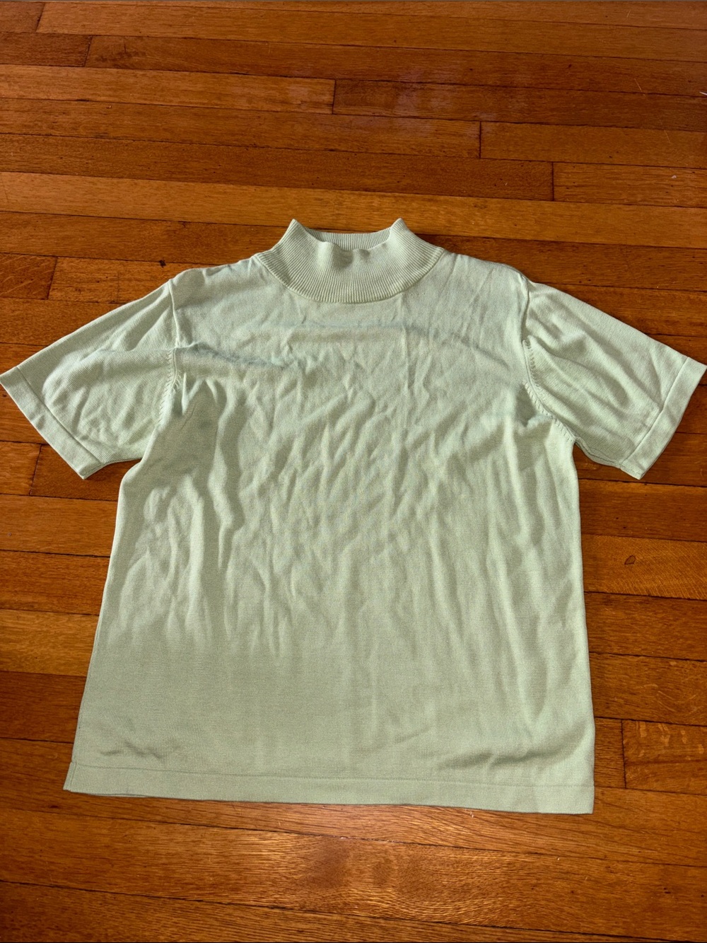 Men's Short-Sleeve Mock Neck Shirt in Light Mint